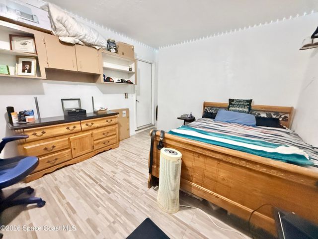 1046 W Samms Avenue, Port Orange, FL 32129