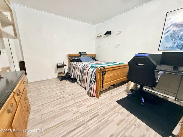 1046 W Samms Avenue, Port Orange, FL 32129