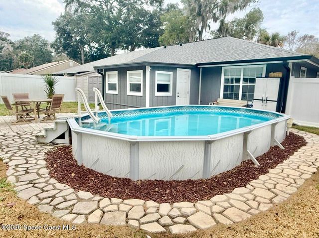 1046 W Samms Avenue, Port Orange, FL 32129