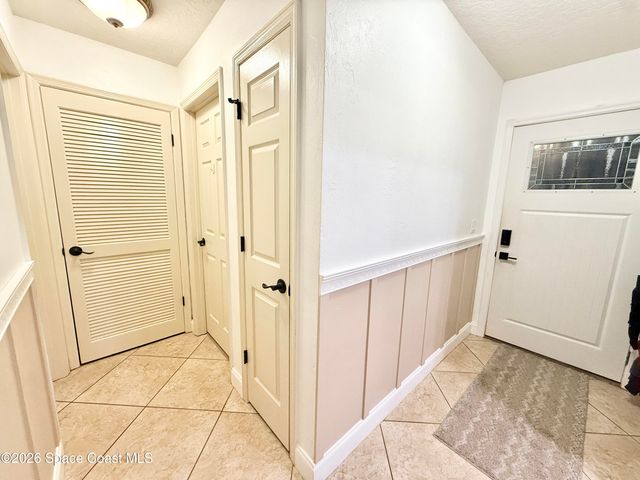 1046 W Samms Avenue, Port Orange, FL 32129