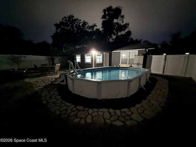 1046 W Samms Avenue, Port Orange, FL 32129