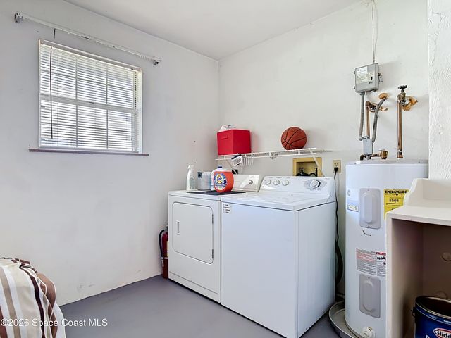 1046 W Samms Avenue, Port Orange, FL 32129