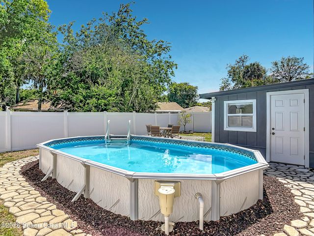 1046 W Samms Avenue, Port Orange, FL 32129