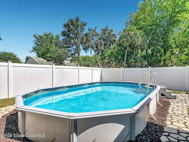 1046 W Samms Avenue, Port Orange, FL 32129