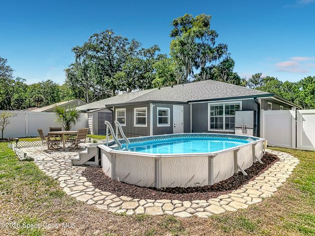 1046 W Samms Avenue, Port Orange, FL 32129