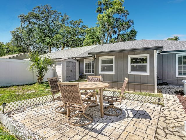 1046 W Samms Avenue, Port Orange, FL 32129