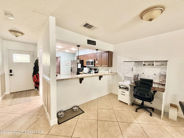 1046 W Samms Avenue, Port Orange, FL 32129