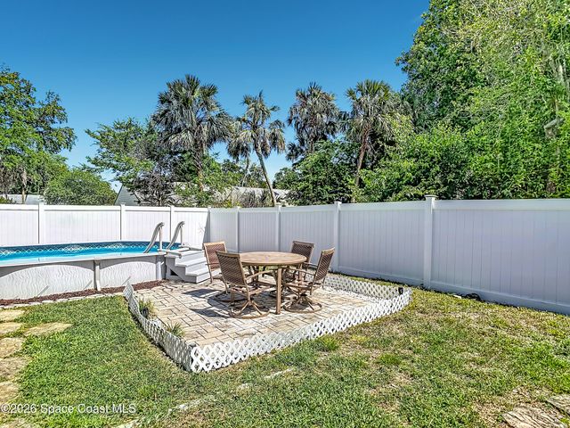 1046 W Samms Avenue, Port Orange, FL 32129