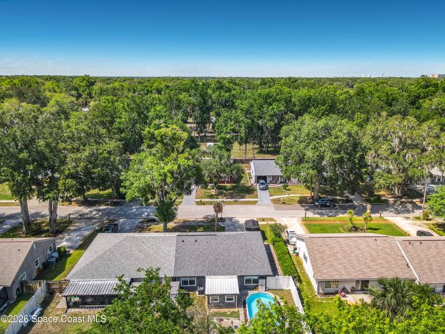 1046 W Samms Avenue, Port Orange, FL 32129