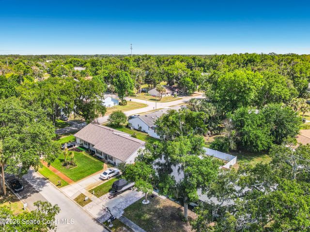 1046 W Samms Avenue, Port Orange, FL 32129
