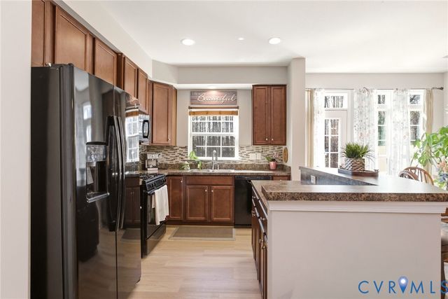 8962 Ringview Dr, Mechanicsville, VA 23116