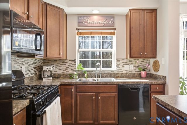 8962 Ringview Dr, Mechanicsville, VA 23116