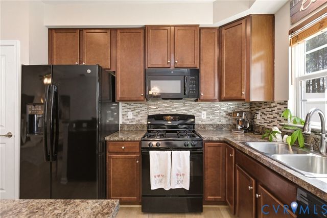 8962 Ringview Dr, Mechanicsville, VA 23116