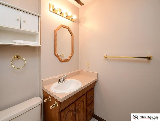 1112 SW 10th Circle, Lincoln, NE 68522