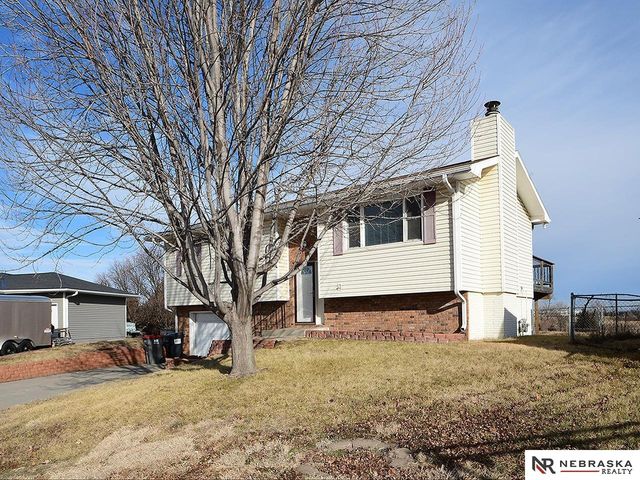 1112 SW 10th Circle, Lincoln, NE 68522