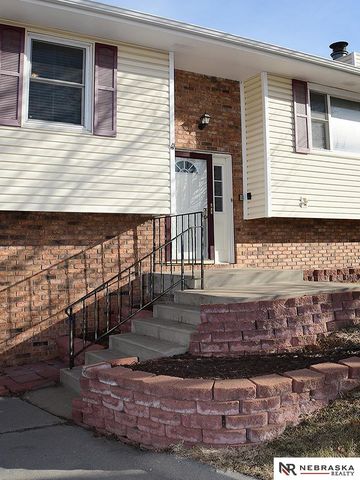 1112 SW 10th Circle, Lincoln, NE 68522