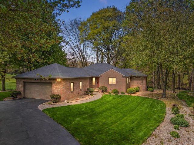 2400 Pine Hill Court, St. Joseph Twp, MI 49085