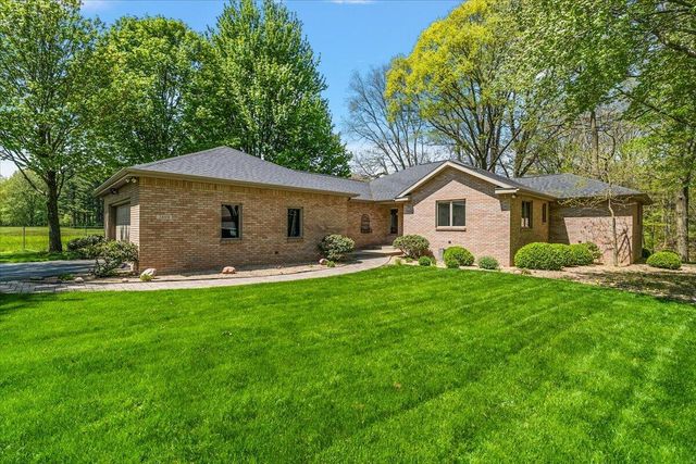 2400 Pine Hill Court, St. Joseph Twp, MI 49085