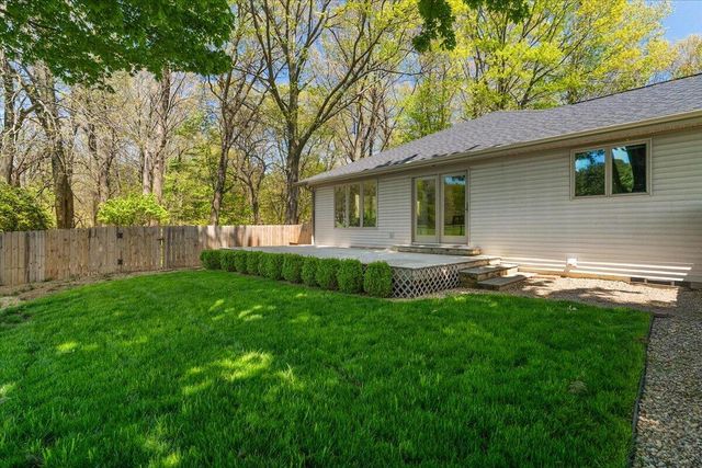 2400 Pine Hill Court, St. Joseph Twp, MI 49085