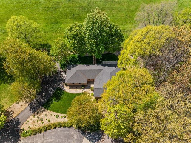 2400 Pine Hill Court, St. Joseph Twp, MI 49085