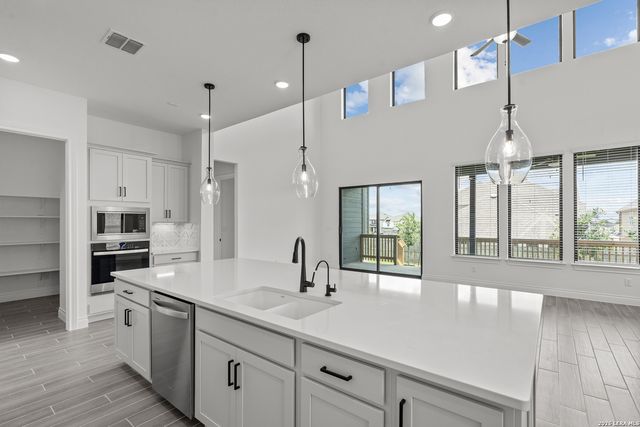 12525 Daingerfield, San Antonio, TX 78253