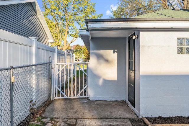 1029 NEVILLE AVENUE, Green Bay, WI 54303