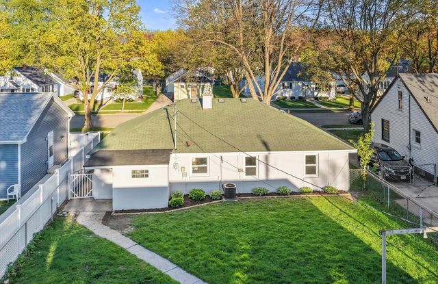 1029 NEVILLE AVENUE, Green Bay, WI 54303