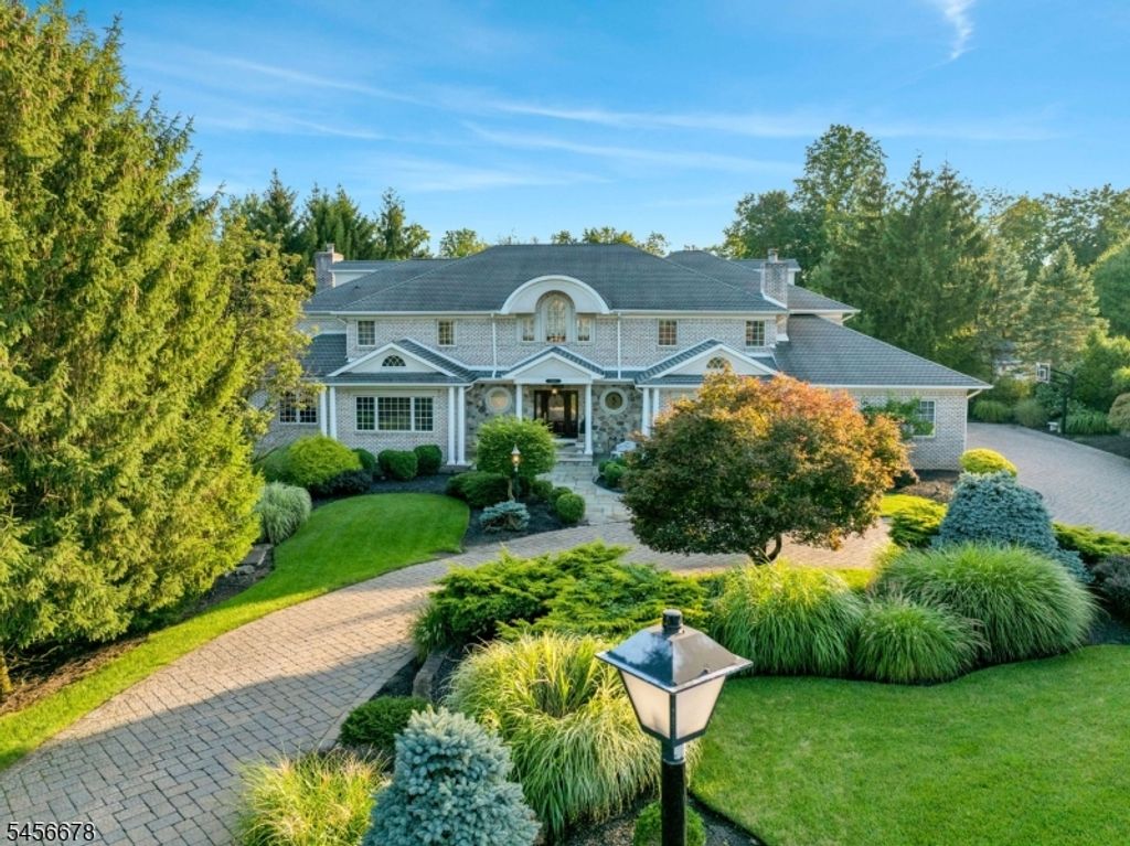 7 Barnsdale Rd, North Caldwell Boro, NJ 07006 — exterior