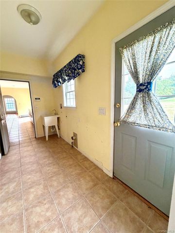 5 Gualtiere Lane, Ossining, NY 10562