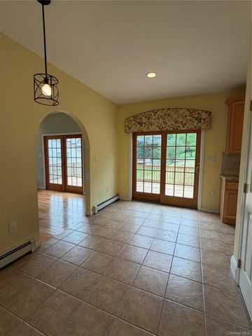 5 Gualtiere Lane, Ossining, NY 10562