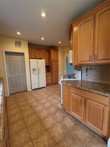 5 Gualtiere Lane, Ossining, NY 10562