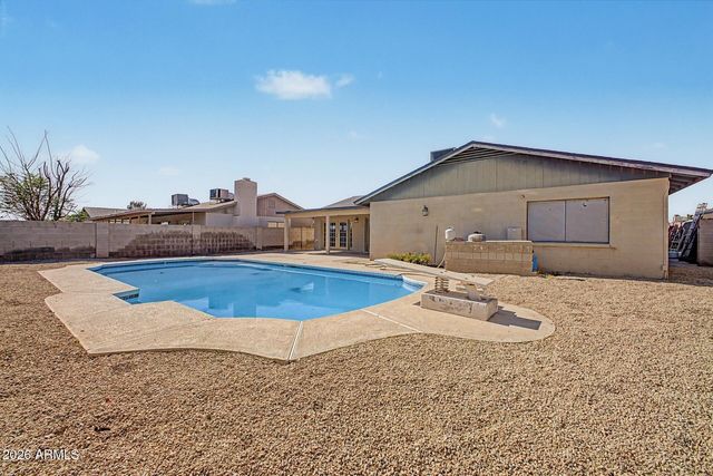 5707 W Cholla Street, Glendale, AZ 85304