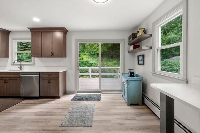 91 Old Derry Road, Londonderry, NH 03053