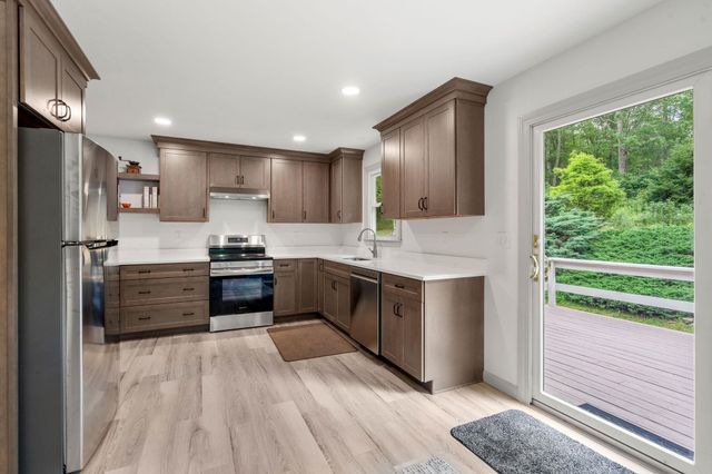91 Old Derry Road, Londonderry, NH 03053