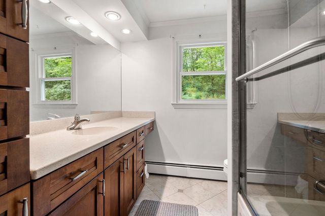 91 Old Derry Road, Londonderry, NH 03053