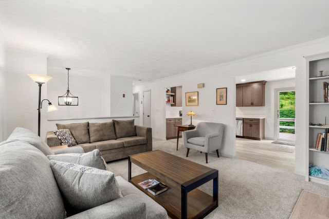 91 Old Derry Road, Londonderry, NH 03053