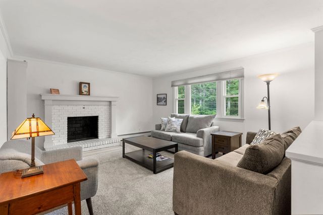 91 Old Derry Road, Londonderry, NH 03053
