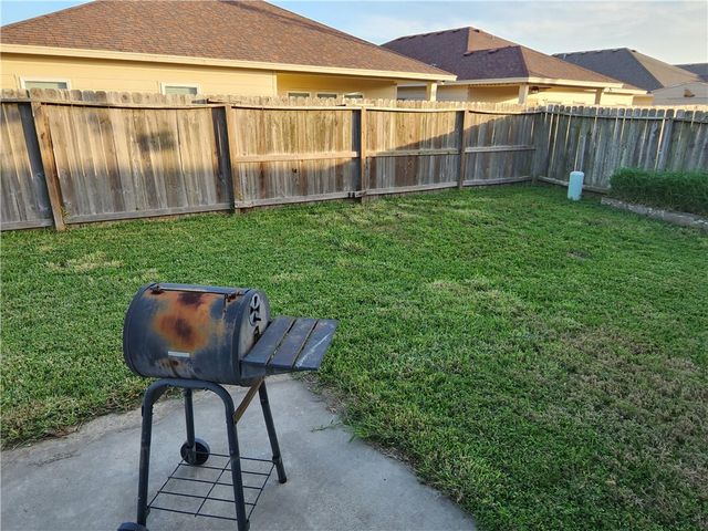 3826 Los Arroyos Dr, Corpus Christi, TX 78414