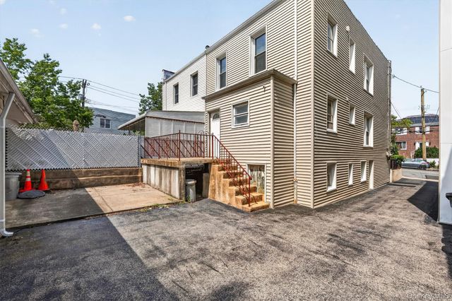 2952 Miles Avenue, Bronx, NY 10465