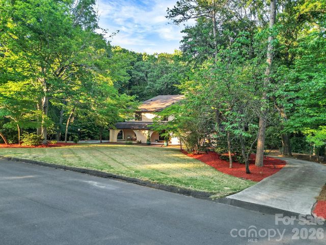 6512 Carmel Hills Drive, Charlotte, NC 28226