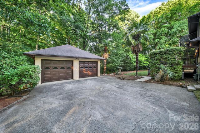 6512 Carmel Hills Drive, Charlotte, NC 28226