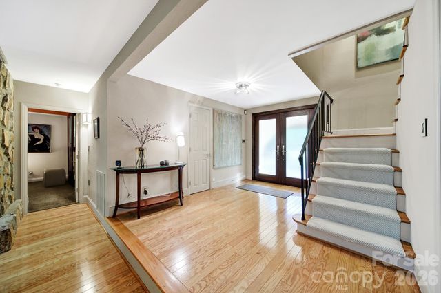 6512 Carmel Hills Drive, Charlotte, NC 28226
