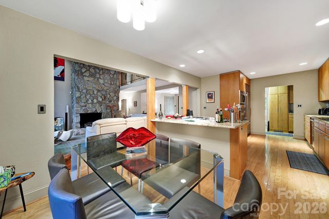 6512 Carmel Hills Drive, Charlotte, NC 28226