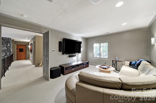 6512 Carmel Hills Drive, Charlotte, NC 28226