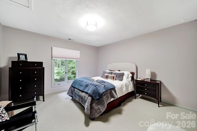 6512 Carmel Hills Drive, Charlotte, NC 28226