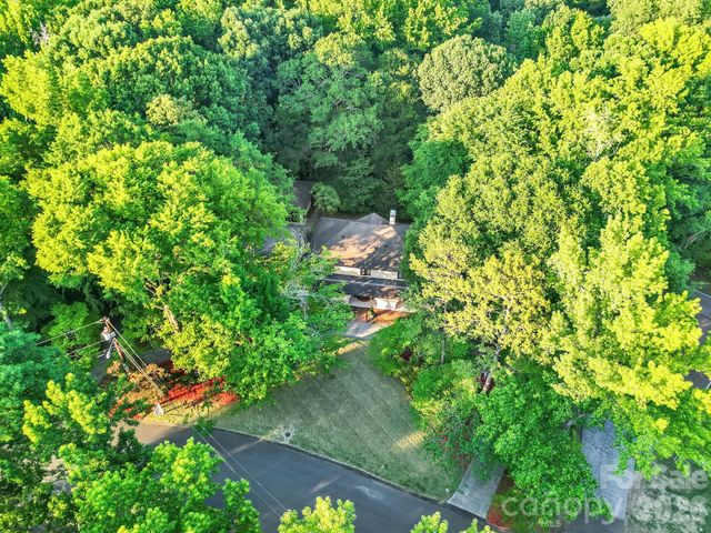 6512 Carmel Hills Drive, Charlotte, NC 28226