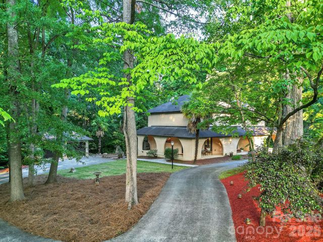 6512 Carmel Hills Drive, Charlotte, NC 28226