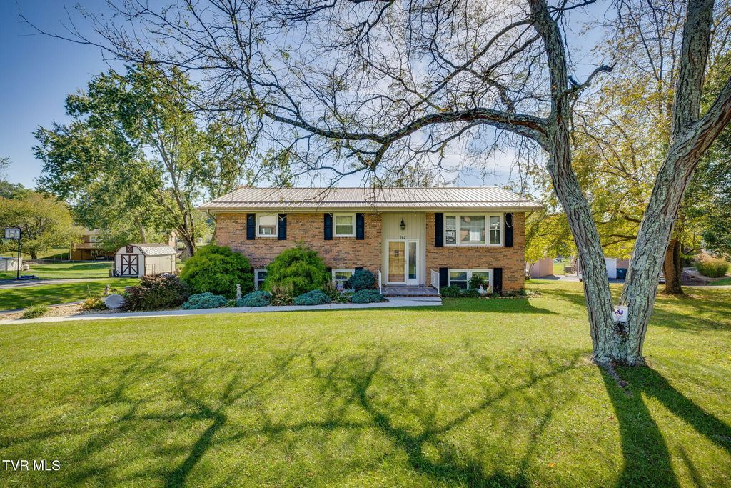 142 Freedom Road, Bristol, VA 24201