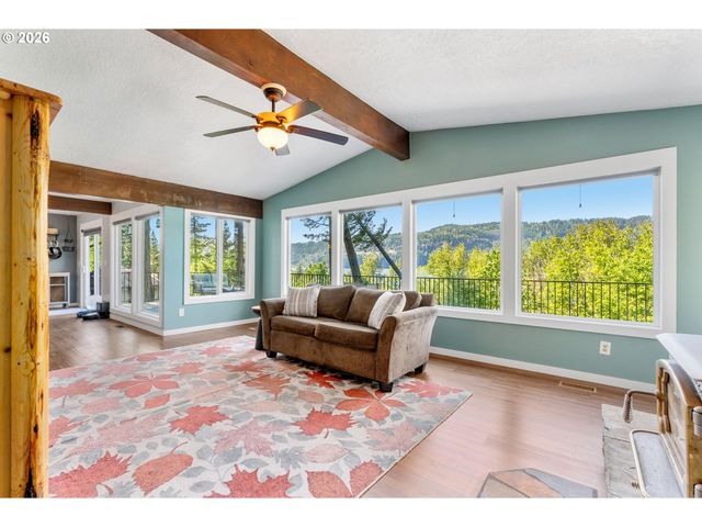 47645 E COLUMBIA RIVER Hwy, Corbett, OR 97019