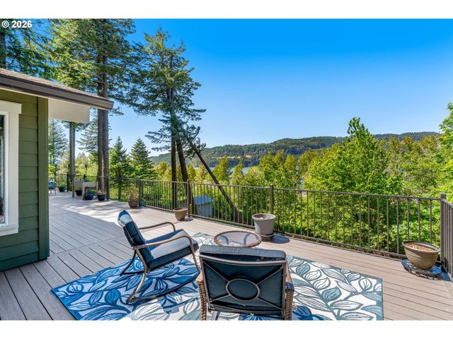 47645 E COLUMBIA RIVER Hwy, Corbett, OR 97019